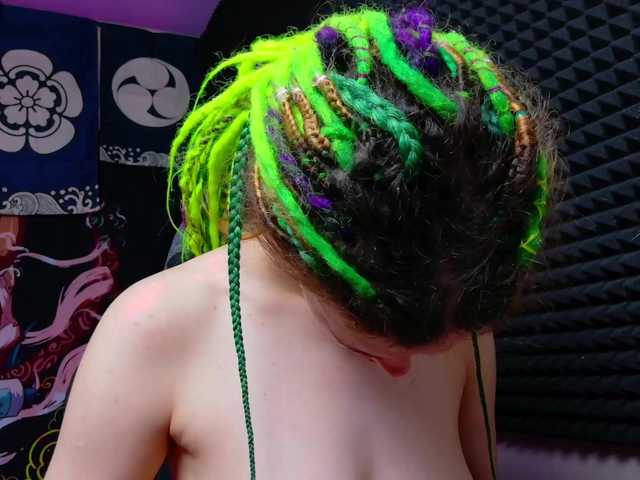 KIKIKrash webcam bongacams model stream image