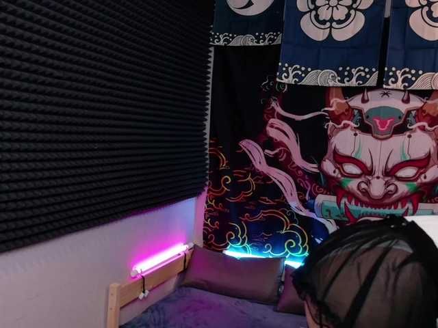 KIKIKrash's BongaCams show and profile