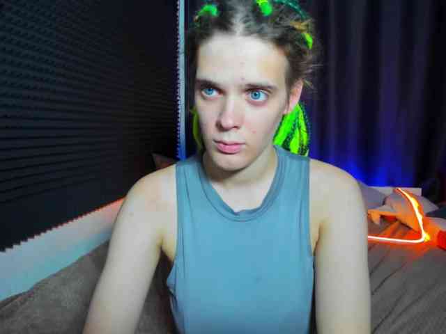 KIKIKrash webcam
