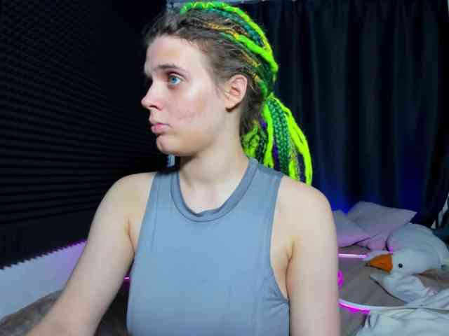 KIKIKrash webcam