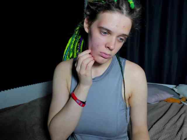 KIKIKrash webcam