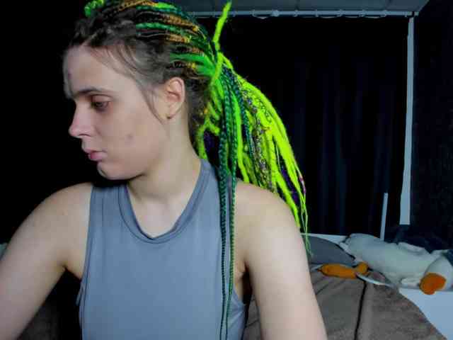 KIKIKrash webcam