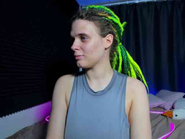 KIKIKrash webcam