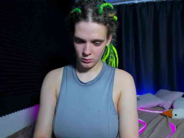 KIKIKrash bongacams