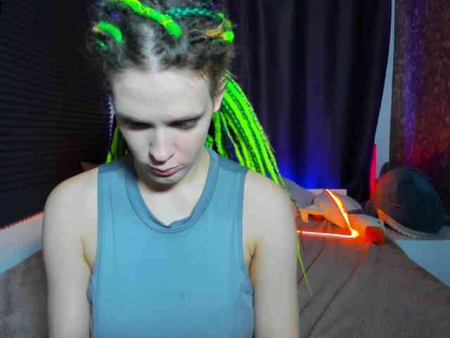 KIKIKrash webcam