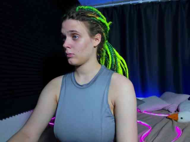 KIKIKrash webcam