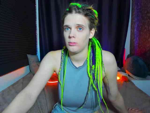 KIKIKrash webcam