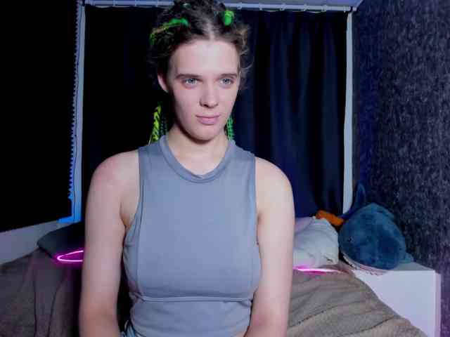 KIKIKrash webcam
