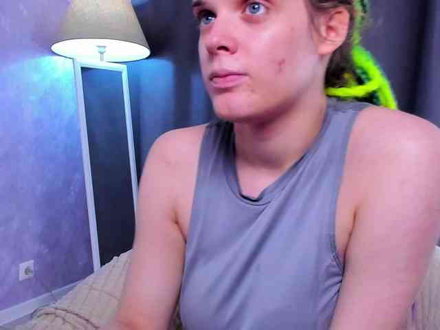 KIKIKrash webcam