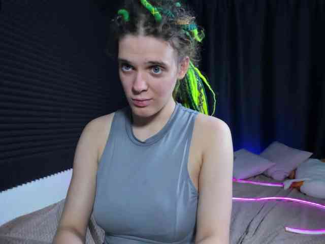 KIKIKrash webcam