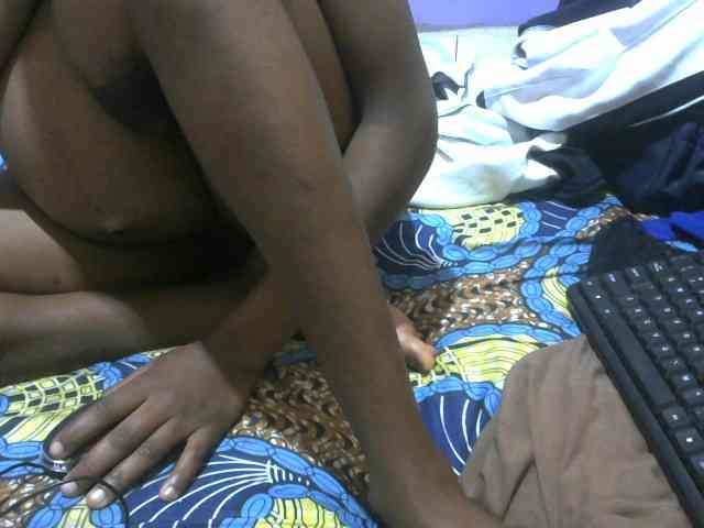 PrettyBelly webcam