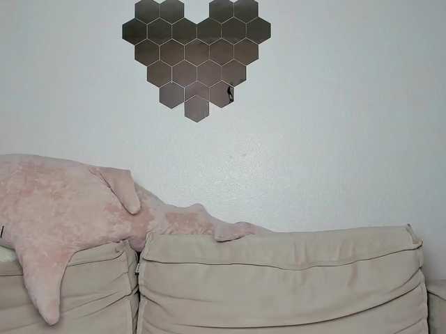 daeneryy's BongaCams show and profile