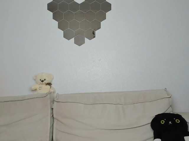 daeneryy's BongaCams show and profile