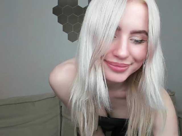 daeneryy's BongaCams show and profile