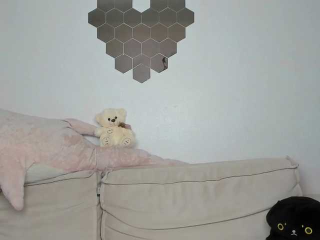 daeneryy's BongaCams show and profile