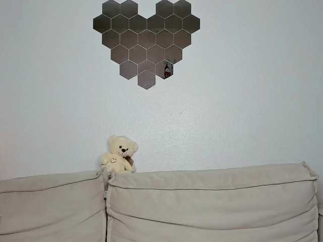 daeneryy's BongaCams show and profile