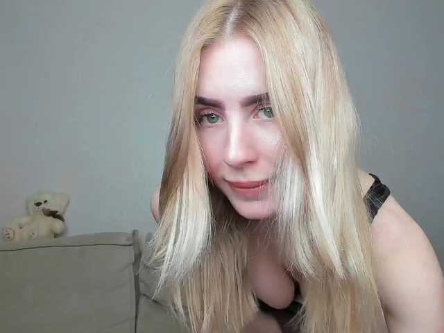 daeneryy's BongaCams show and profile