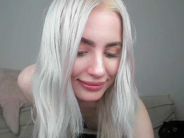daeneryy's BongaCams show and profile