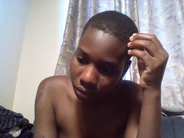 Sweetlilly2 webcam bongacams model stream image