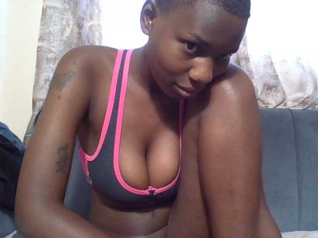 Sweetlilly2 webcam bongacams model stream image