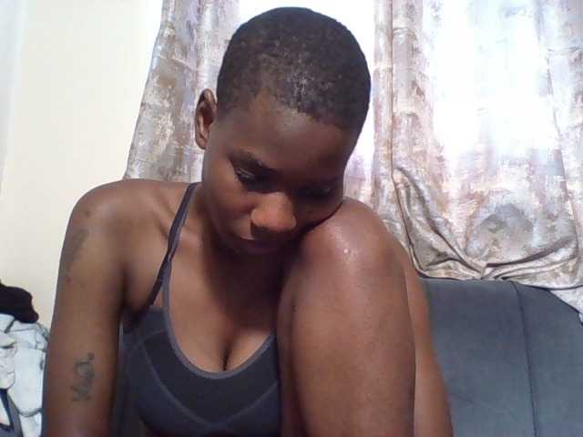 Sweetlilly2 webcam bongacams model stream image