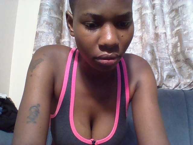 Sweetlilly2 webcam bongacams model stream image