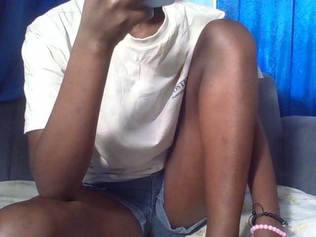 Sweetlilly2's BongaCams show and profile