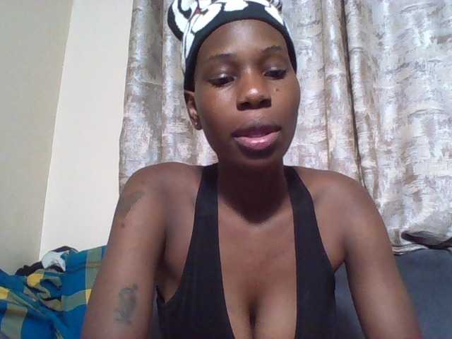 Sweetlilly2 Live Cam on BongaCams and RICams