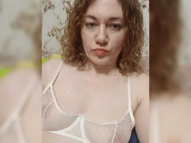 Ksenia85's BongaCams show and profile