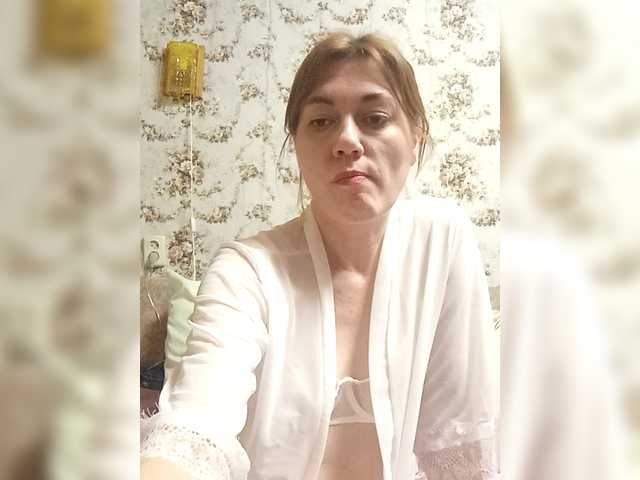 Ksenia85's BongaCams show and profile