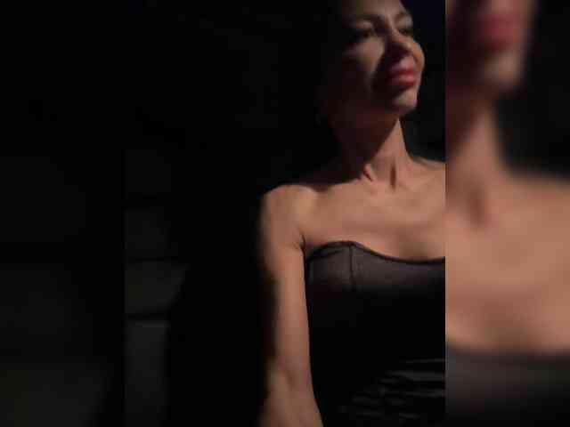 AdrienneBourget webcam