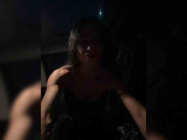 AdrienneBourget webcam