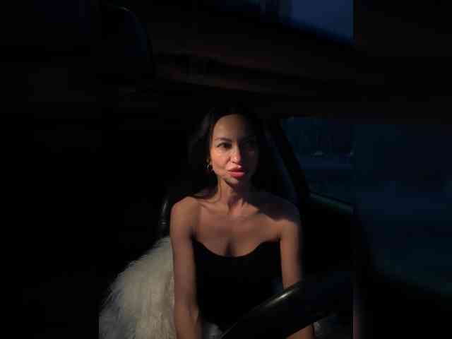 AdrienneBourget webcam