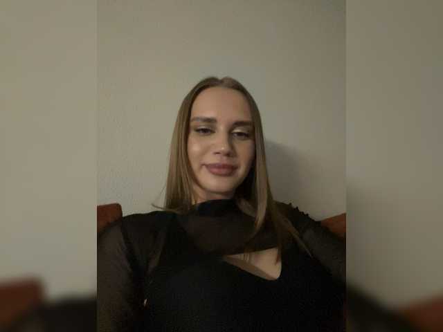 LunaTempt's BongaCams show and profile