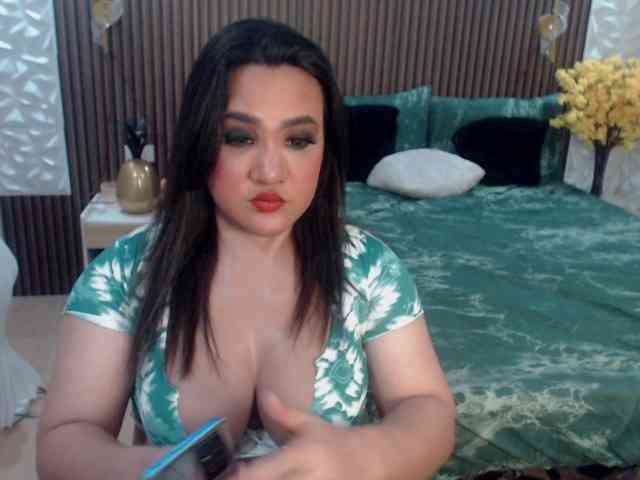 Golden-maria Live Webcam on BongaCams