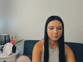 TaliaDelicate Porn Show