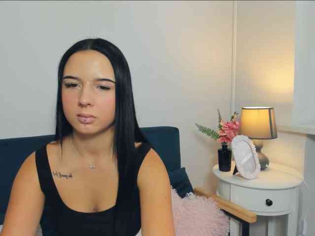TaliaDelicate webcam
