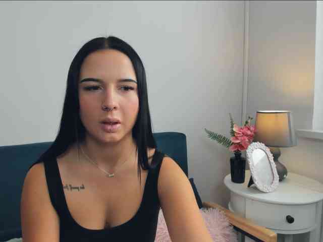 TaliaDelicate webcam
