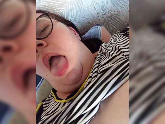 Liz-Tess webcam