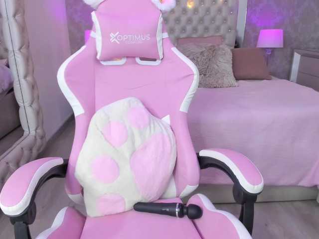 ElizHarper's BongaCams show and profile