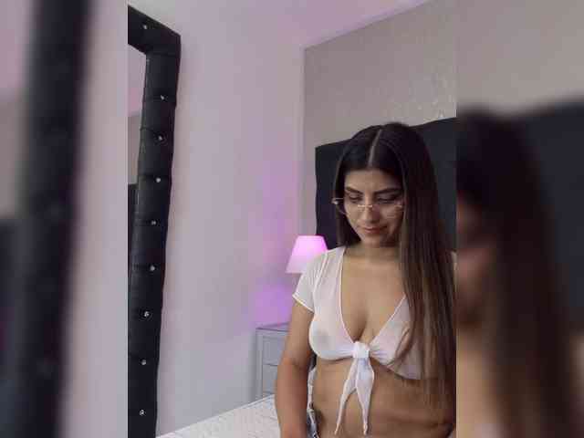ElizHarper webcam