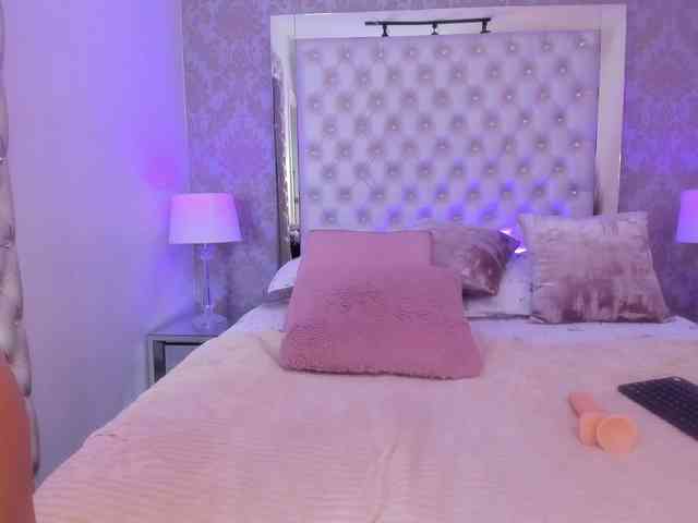 ElizHarper webcam