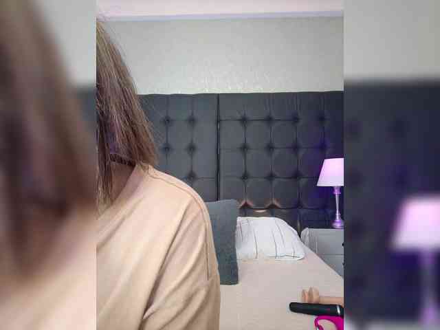 ElizHarper webcam