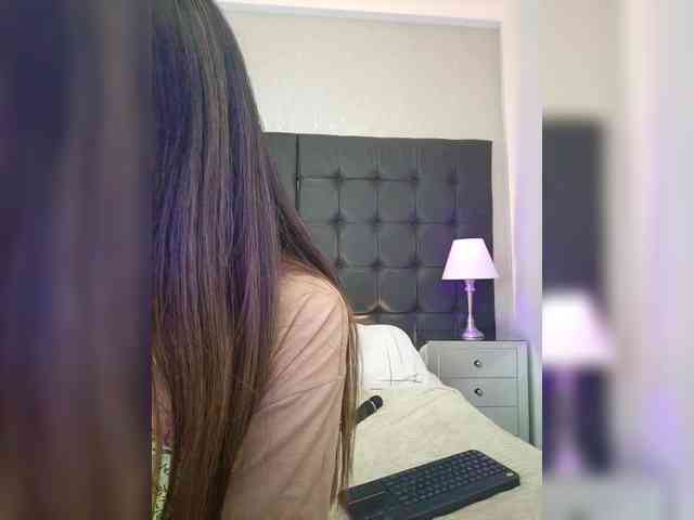ElizHarper webcam