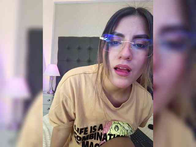 ElizHarper webcam