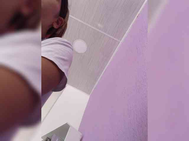 ElizHarper webcam