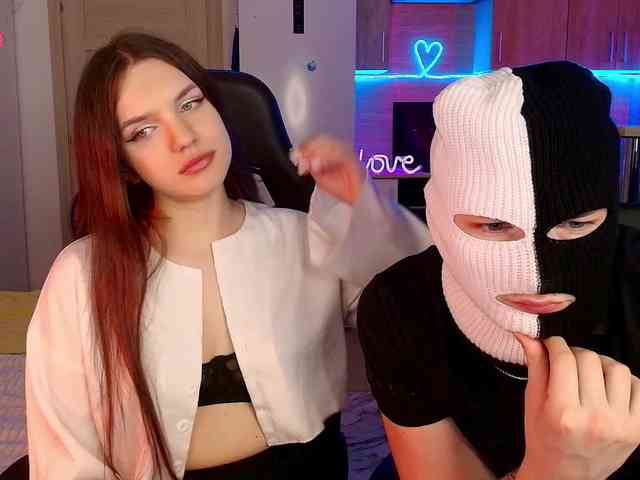 TwiceAsHotXXX webcam