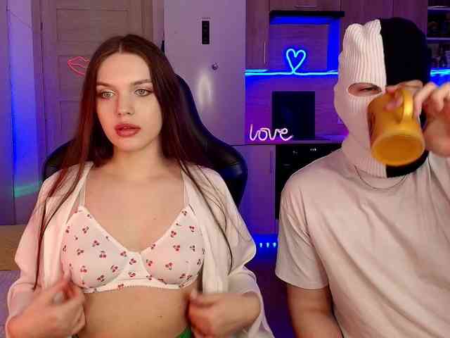 TwiceAsHotXXX webcam