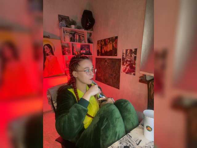 adrenalinse's BongaCams show and profile