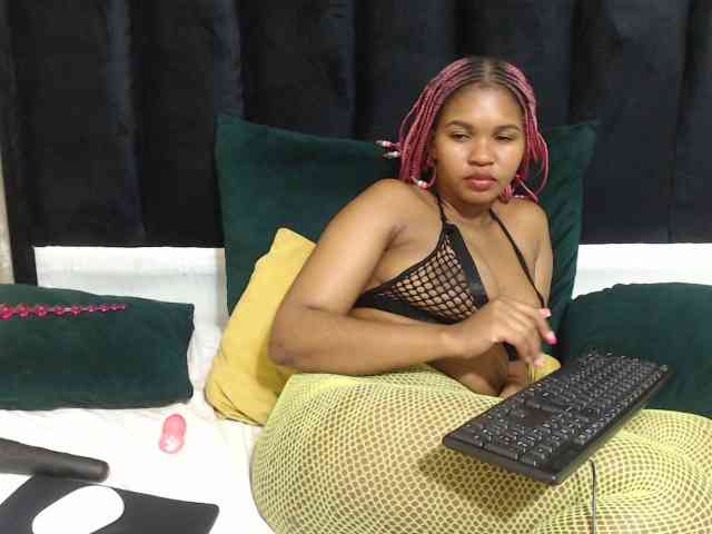Hotsexyberry21 webcam